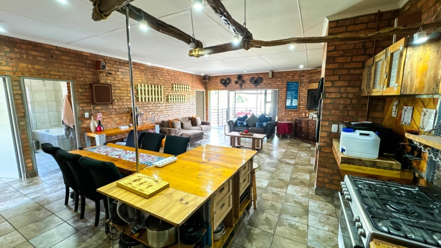 4 Bedroom Property for Sale in Fraaiuitsig Western Cape